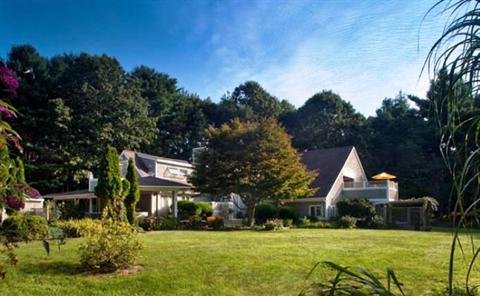 Abbey's Lantern Hill Inn