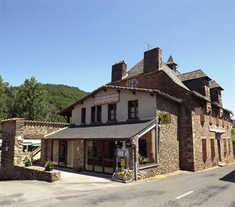 Hostellerie Des Lauriers Curvalle