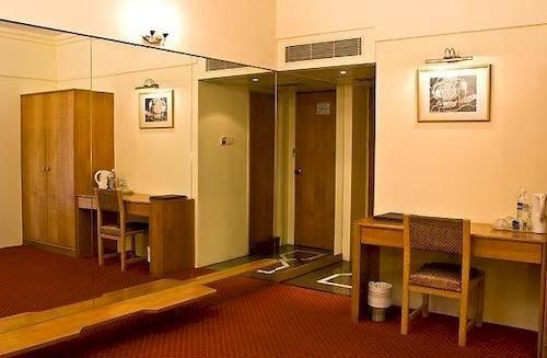 Midtown Pritam Hotel