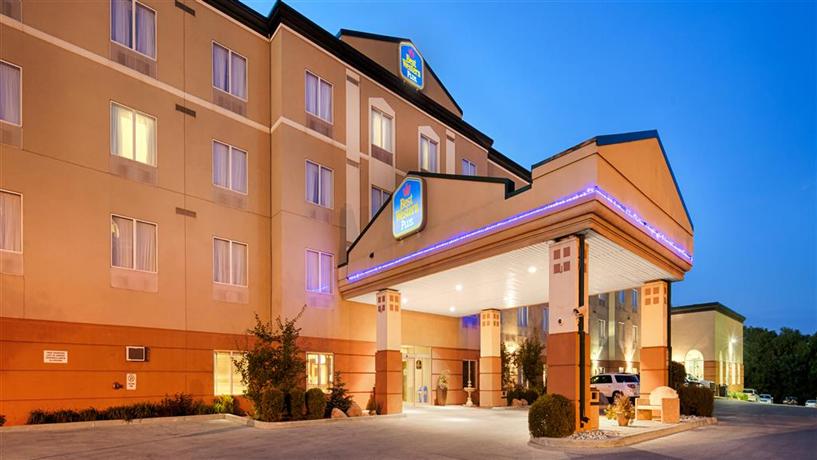 BEST WESTERN PLUS Pembina Inn & Suites