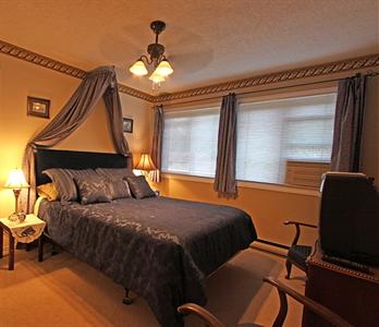 Alpenrose Revelstoke Bed and Breakfast