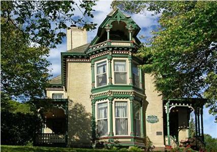 Classic Rosewood Inn