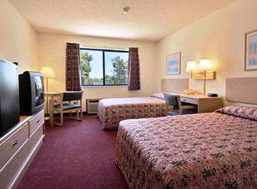 Super 8 Estherville