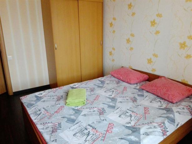 Apartment Lazurnaya 13
