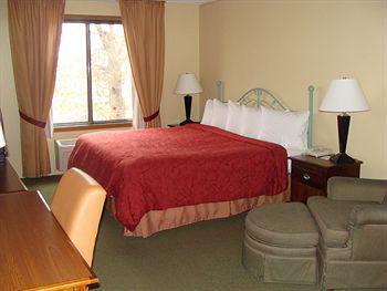 Coon Rapids Plaza Hotel