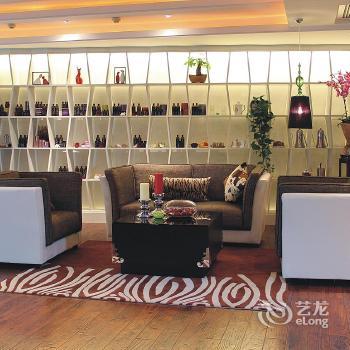 Silver World Garden Hotel
