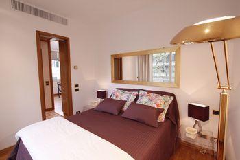 Sleep in Italy - SpanishSteps Apartments