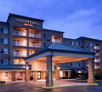 Courtyard by Marriott Cleveland Airport South