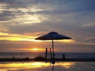 Saffron Beach Hotel Wadduwa