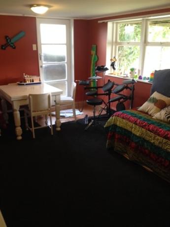 Homestay in Meadowbank near Mission Bay Beach