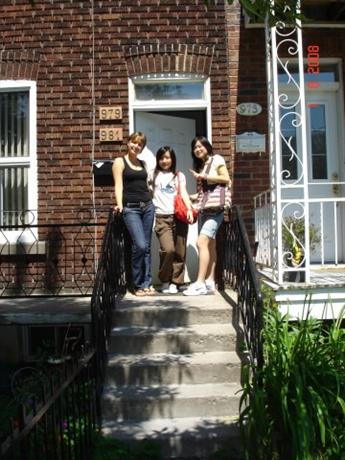 Homestay in Cote-des-Neiges-Notre-Dame-de-Grace near Monkland Avenue