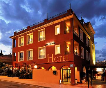 Atrium Hotel & Restaurant