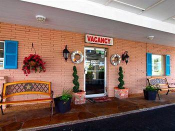 Shark Reef Resort Motel & Cottages
