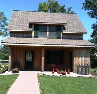 The Colonial Inn At Historic Smithville