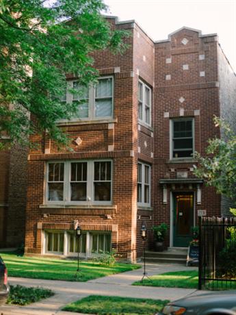 Homestay in Lincoln Square near Chicago River