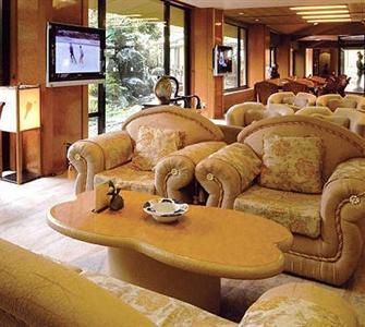 Yuraku Hotel