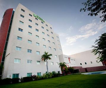 Wyndham Garden Colima