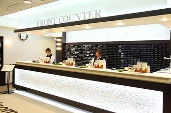 Sauna & Capsule Hotel Dandy aEU Caters to Men