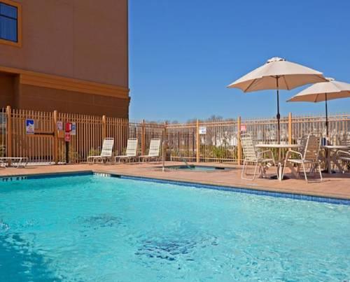 La Quinta Inn & Suites Pasadena Channelview