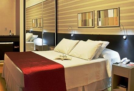 Max Plaza Hotel