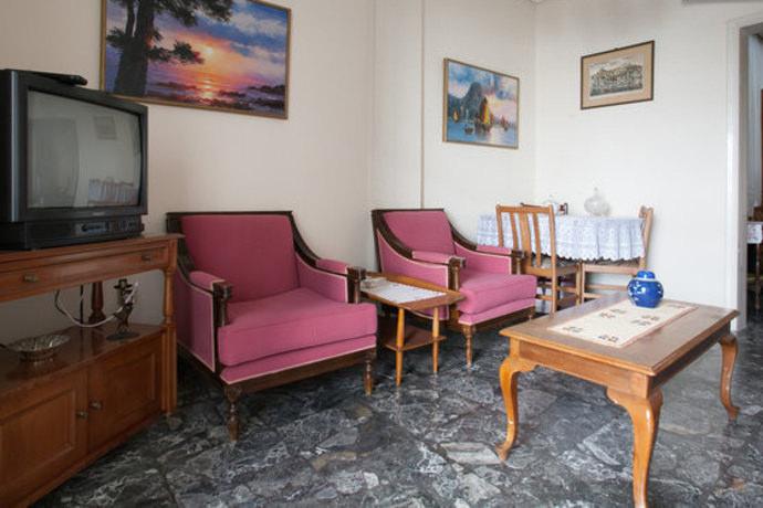 Homestay in Nea Smyrni near Eugenidio Foundation