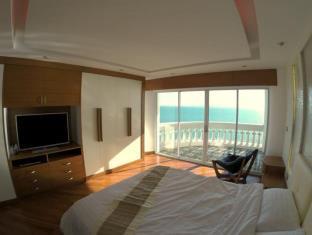No 707@Park Beach Condominium