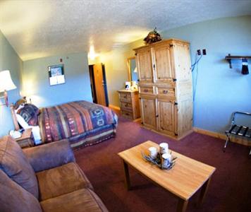 New Summit Inn