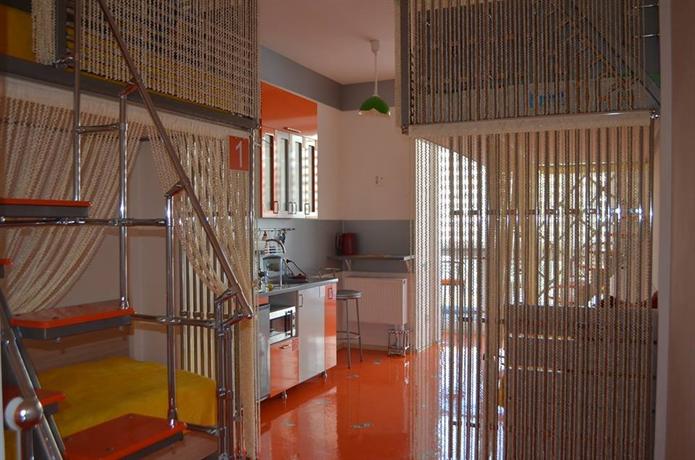 Hostel tel