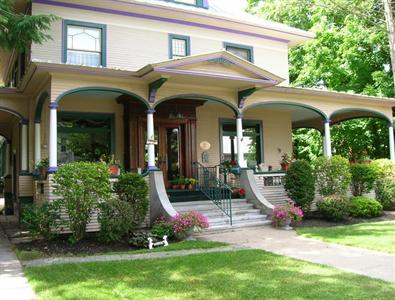Glens Falls Inn