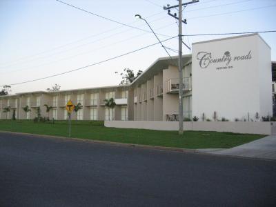 Country Roads Motor Inn