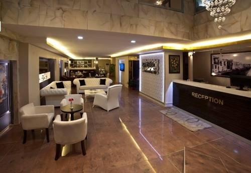 Envoy Hotel