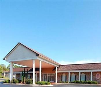 Econo Lodge Inn & Suites Downtown