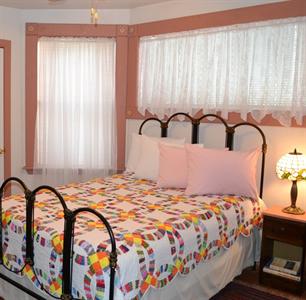 Country Club Bed and Breakfast