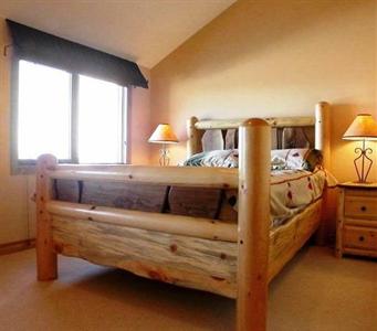 Sullivan Stone Lodge