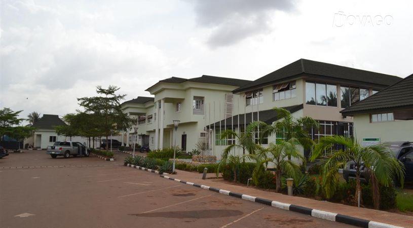 Ascot Resort
