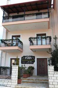 Chrysandra