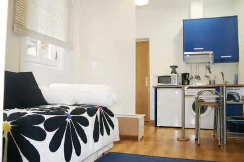 Apartamentos MV Plaza Santa Ana Madrid
