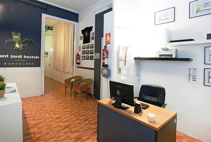 Sant Jordi Arago Hostel