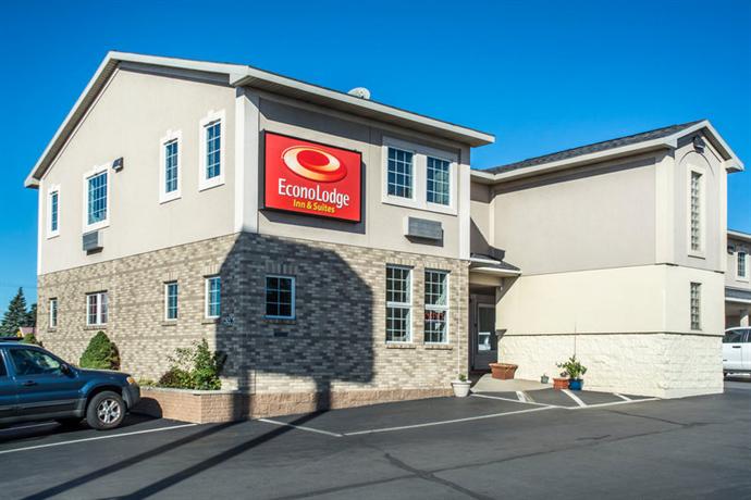 Econo Lodge and Suites North Syracuse