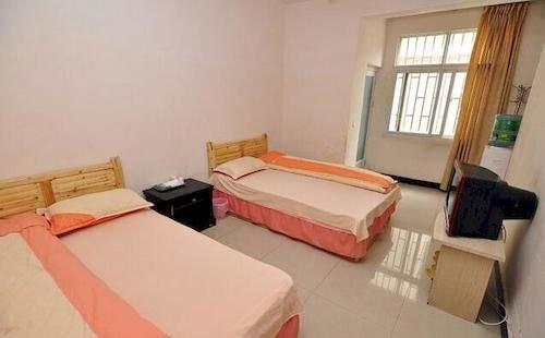 Kunming Junhong Hotel