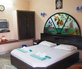 Hotel Maadhini