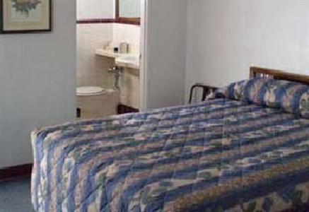 Budget Host Crestview Inn