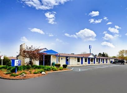 Americas Best Value Inn & Suites-Canton Detroit