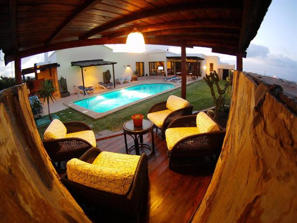 Kalufa Surf Camp Hostel