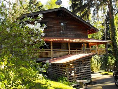 Quadra Island Boutique Hostel
