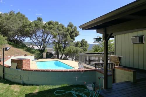Mountain Trail Lodge and Vacation Rentals