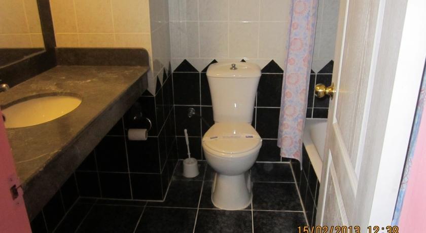 Aymes Hotel