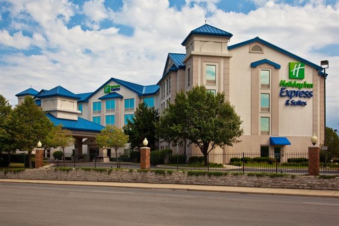 Holiday Inn Express & Suites Chicago-Midway Airport