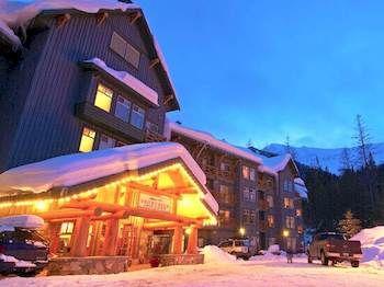 Snow Creek Lodge by FLC