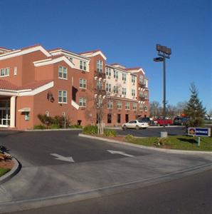 BEST WESTERN PLUS I-5 Inn & Suites